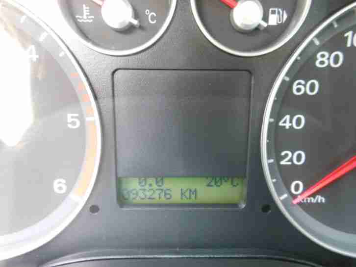 Ford Focus Turnier 1.6 TDCi DPF Ghia 109PS EZ 08/2006 93.270 km 8-fach-Bereifung