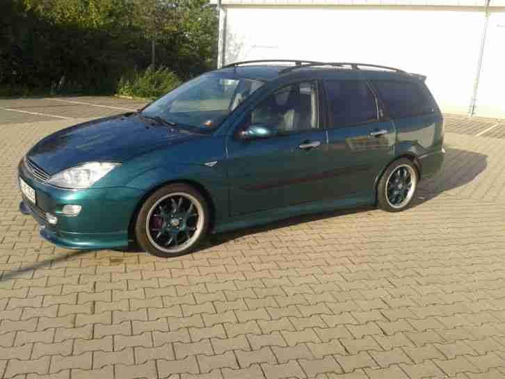 Ford Focus Turnier Ghia 2, 0