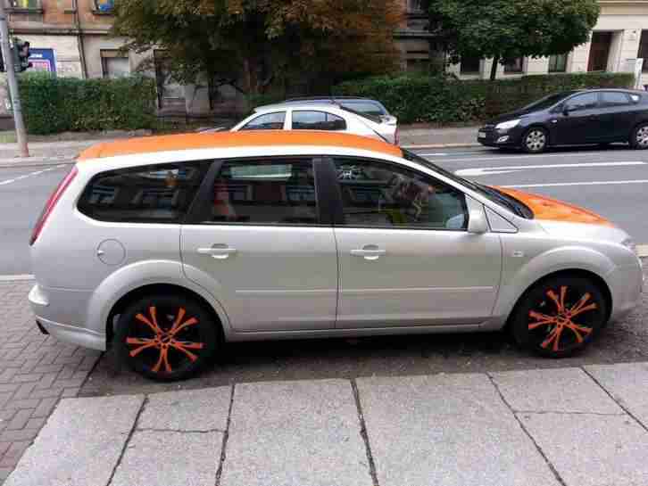 Ford Focus Turnier Scheckheftgepfl./vieles NEU+Extras