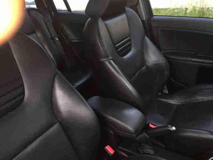 Ford Mondeo St 220 Kombi Silber