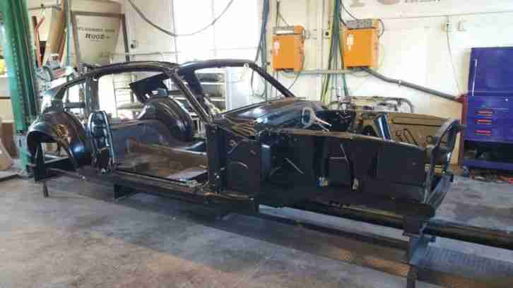 Ford Mustang 1967 Fastback Rohkarosserie - neu