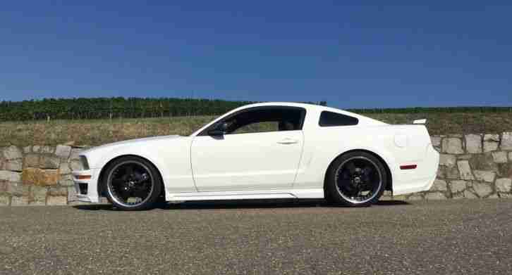 Ford Mustang Coupe mit GT Grill seit 2009 in D Kult wie Corvette & Camaro