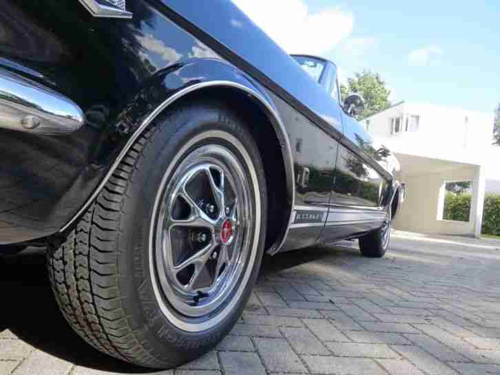 Ford Mustang V8 Schwarz Cabrio 1965