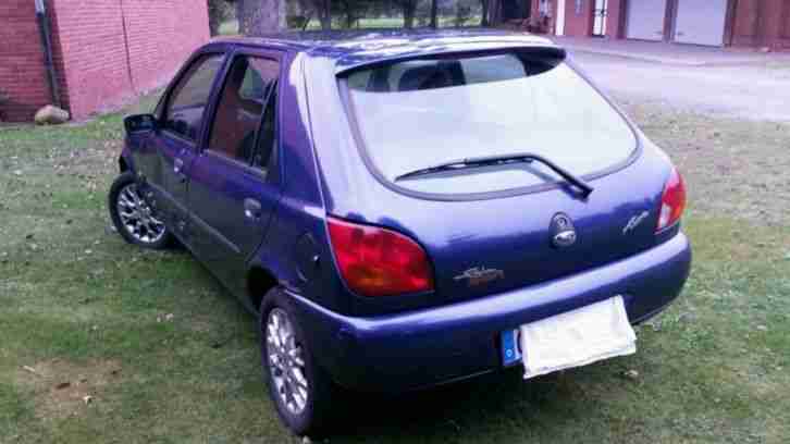 Ford fiesta blau gebraucht - guter Zustand