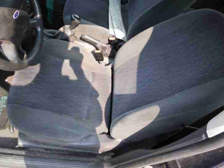 Ford focus DNW 1,8 Kombi Reh unfall Wildunfall Bj. 99 Bastler leicht defekt