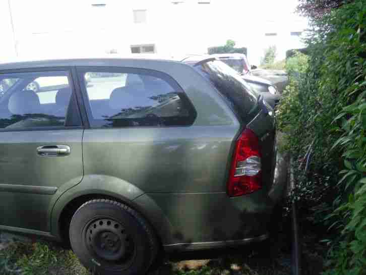 GM DAEWOO Chevrolet Nubira Kombi 2005 PKW Benzin + Flüssiggas grün unfallfrei