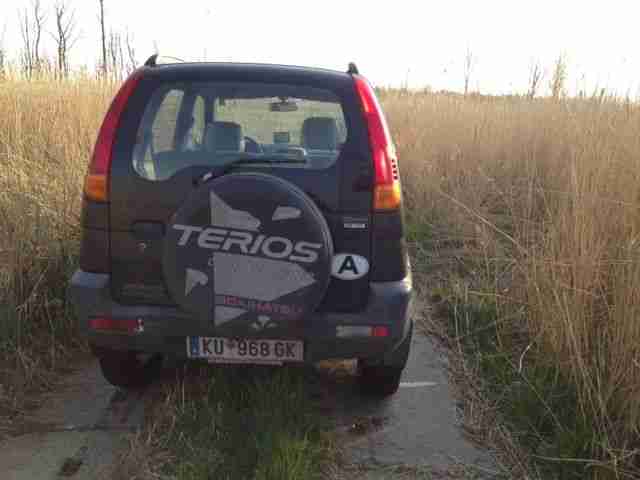 Geländewagen J1 Terios, Allrad, Sperren, elektr. Fenster, ZV, original schwarz