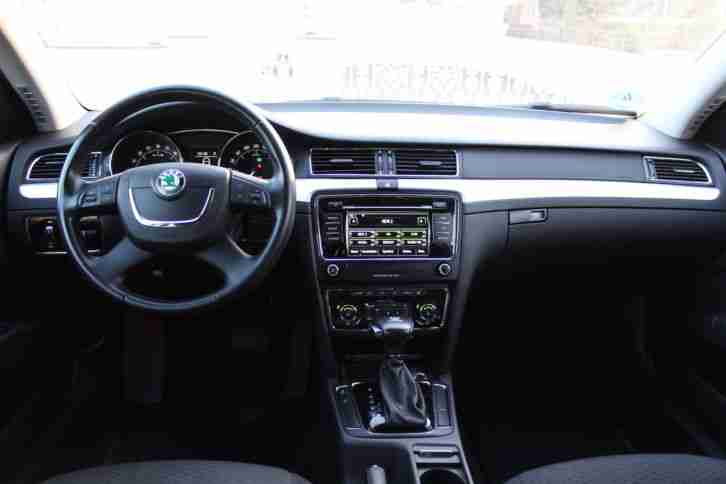 Gepflegter SKODA SUPERB Combi Elegance 2.0 TDI 4x4 DSG Diesel Allrad Automatik