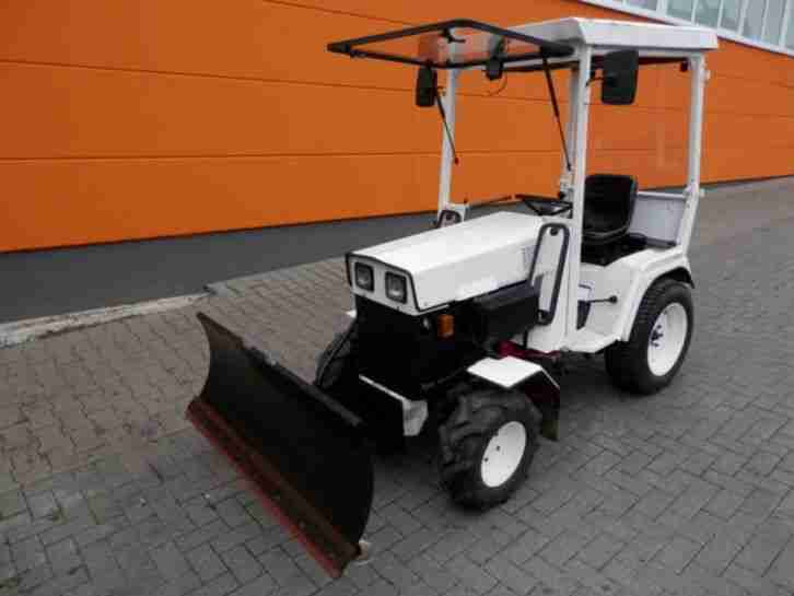Gutbrod Allrad Schlepper Traktor Kompakttraktor inkl.Schneeschild Winterdienst
