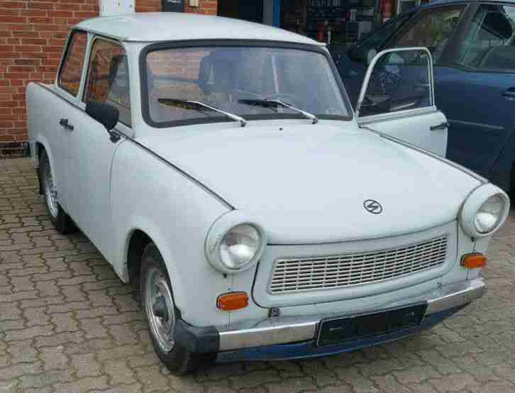 Hellblauer Trabant P601 L