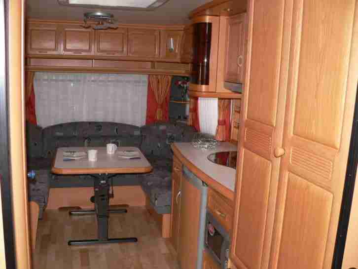 Hobby 560 UL Prestige mit Reisevorzelt