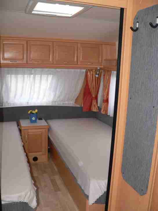 Hobby 560 UL Prestige mit Reisevorzelt