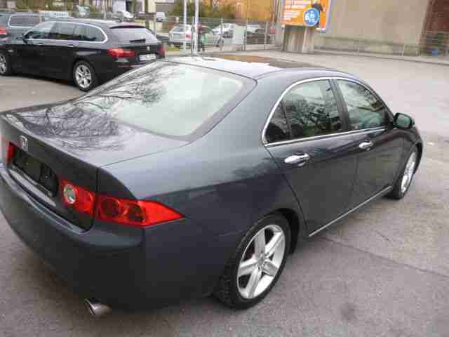 Honda Accord 2.0 i Sport Große Navi, Teilleder