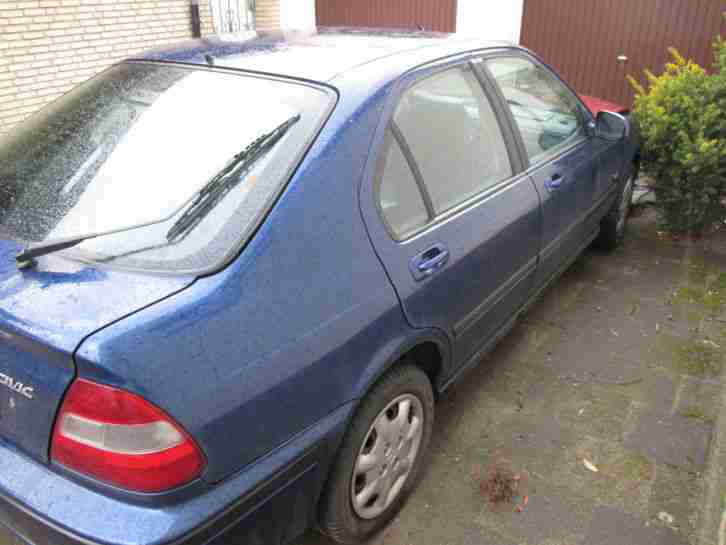 Honda CIVIC 5 DR , Unfallwagen für Bastler abzugeben !