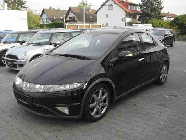 Honda Civic 1.8 i-SHIFT Executive