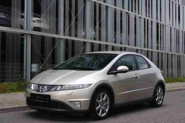 Honda Civic 1.8i-VTEC Sport 1.HAND/XENON/erst 60.000km