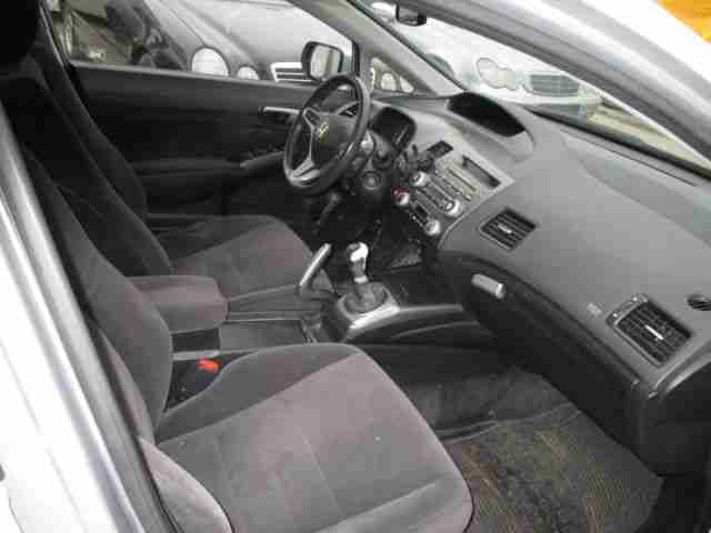 Honda Civic 1.8i-VTEC Sport