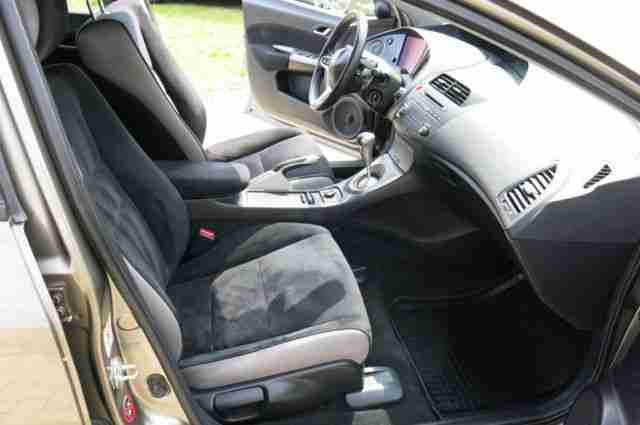 Honda Civic 1.8i-VTEC i-SHIFT Executive**TOP**Tempomat