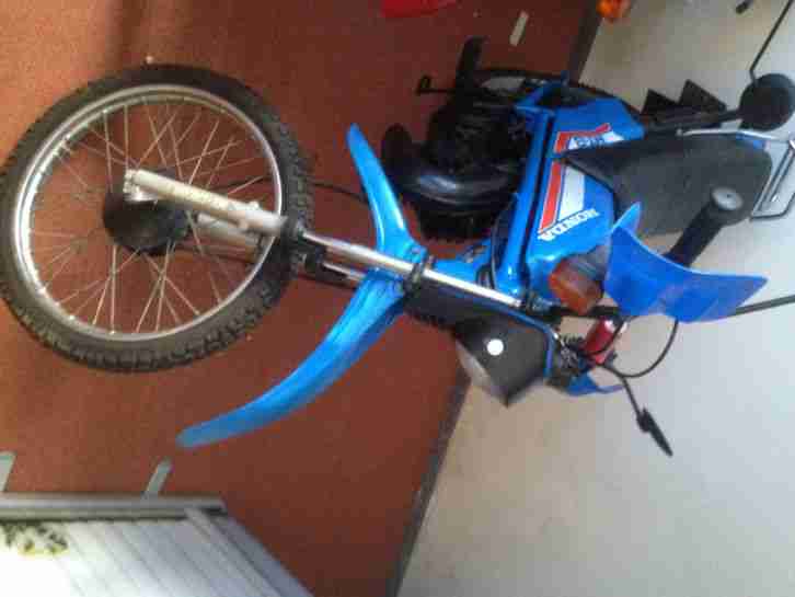 Honda MT 8 Top Zustand !!!!