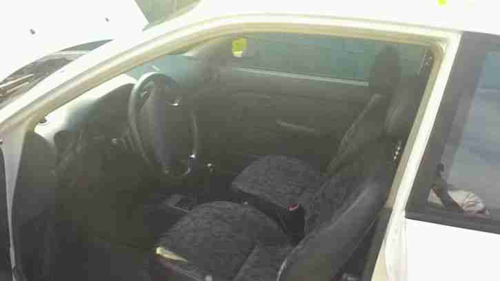 Hyundai Accent LS TÜV 10/2015 Anfängerauto Winterauto wenig Kilometer !!!