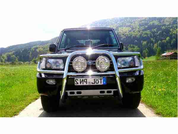 Hyundai Galloper 3, 0 V6 Gasumbau 65000km Leder, AHK, toller Zustand 8fach bereift