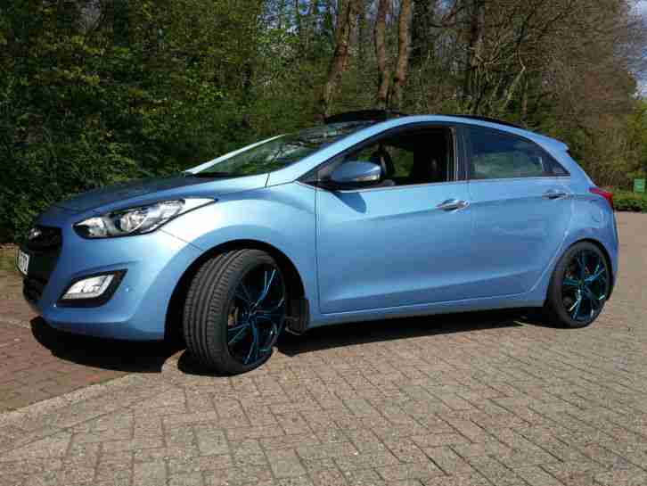 Hyundai I30 GDI 1,6 Style Edition Panoramadach NUR 28k km gefahren.