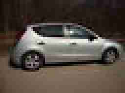 Hyundai I30 HU01/2015 109 PS ESP EDITION PLUS dt. Modell 9 Winter- + Sommerräder