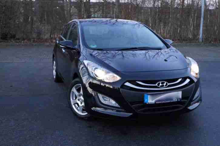 Hyundai I30 Premium Ausstattung Schwarz Benziner 1.6 GDI 135PS 2012