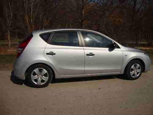 Hyundai I30 TÜV HU 03/2017 109 PS ESP EDITION PLUS 9 Winter- + Sommerräder