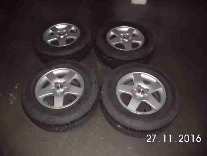 Hyundai Santa Fe I(SM) 16V mit Anhängerkupplung