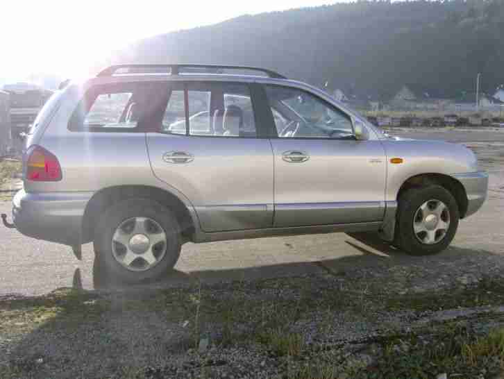 Hyundai Santa Fe SM 08.2004 mit Anhängerkuplung