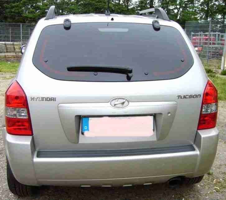 Hyundai Tucson 2.0 2WD GLS GASANLAGE + Benzin !! 105.000 km, 8 Fach BEREIFT !