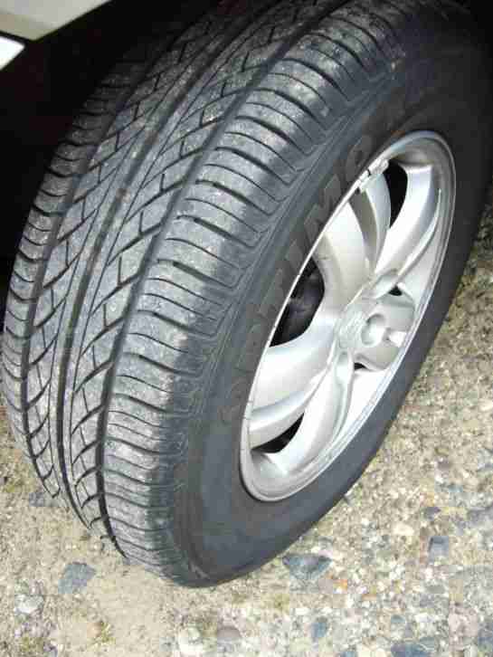 Hyundai Tucson 2.0 2WD GLS GASANLAGE + Benzin !! 108.000 km, 8 Fach BEREIFT !