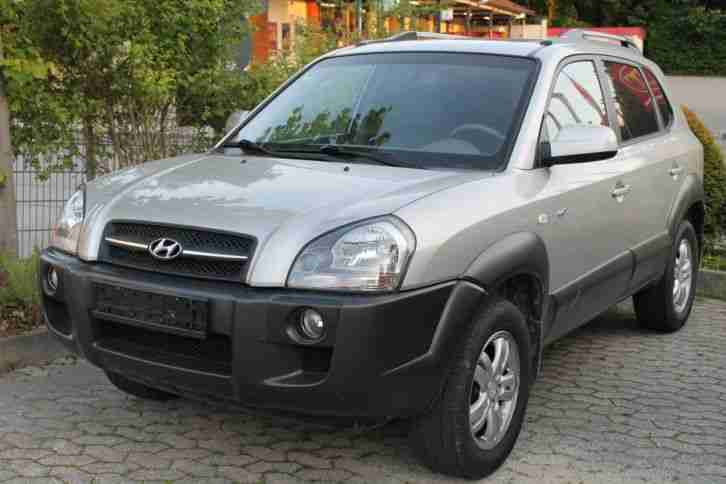 Hyundai Tucson 2,0 4 WD / TÜV 1/2017 / EZ 09/2009 / nur 55000 KM / Leder SSD AHK