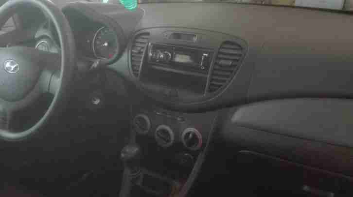 Hyundai i10 08/2011, Silber, Klimaanlage, 5 Türer, Erste Hand