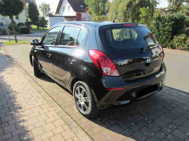 Hyundai i20 1.2 Intro Edition Bj 07.12 50tkm Klima / Einparkhilfe / Alu / el. FH