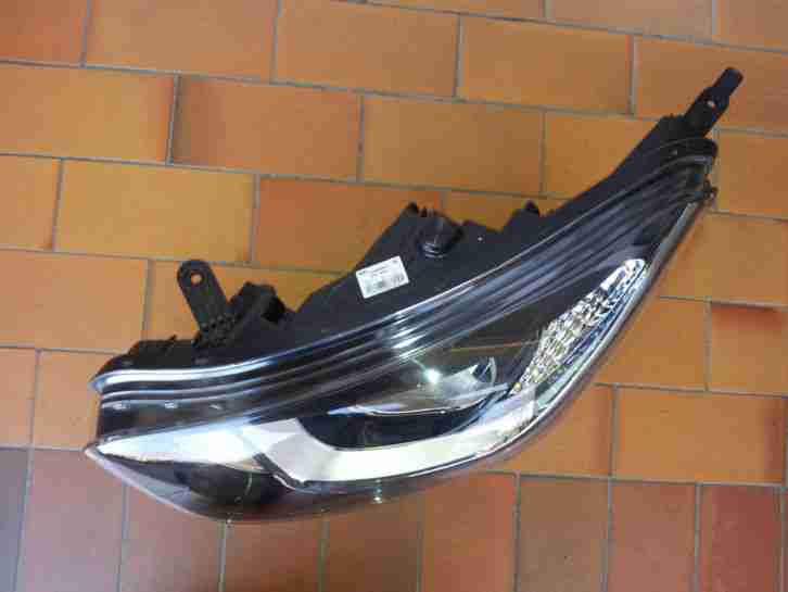 Hyundai-i20 Scheinwerfer links.