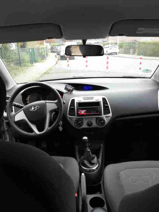 Hyundai i20 -Topp Zustand-Klima-Freisp.-16609 km-Scheckheft-Nichtraucher