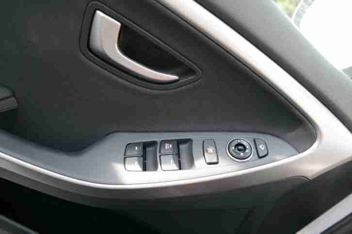 Hyundai i30 Classic, 5 Türer, Nur 5.590km