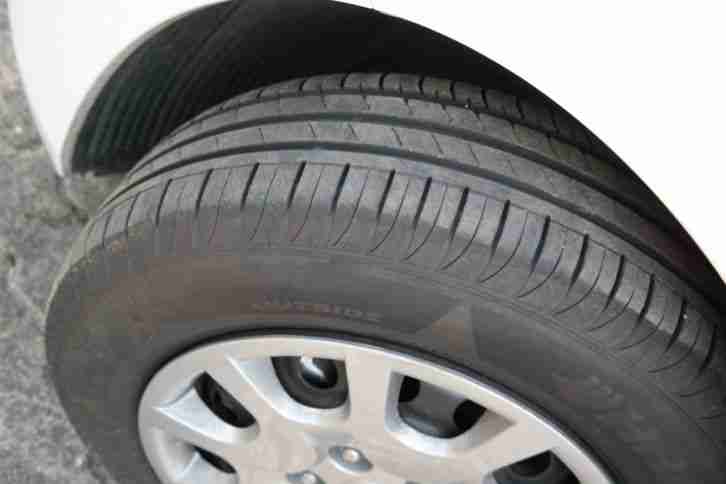 Hyundai i30 Classic, 5 Türer, Nur 5.590km