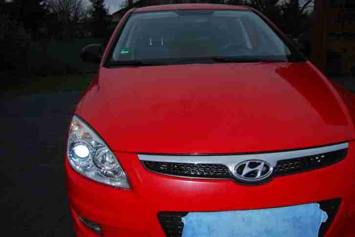 Hyundai i30 Top Zustand TÜV neu,8 fach bereift