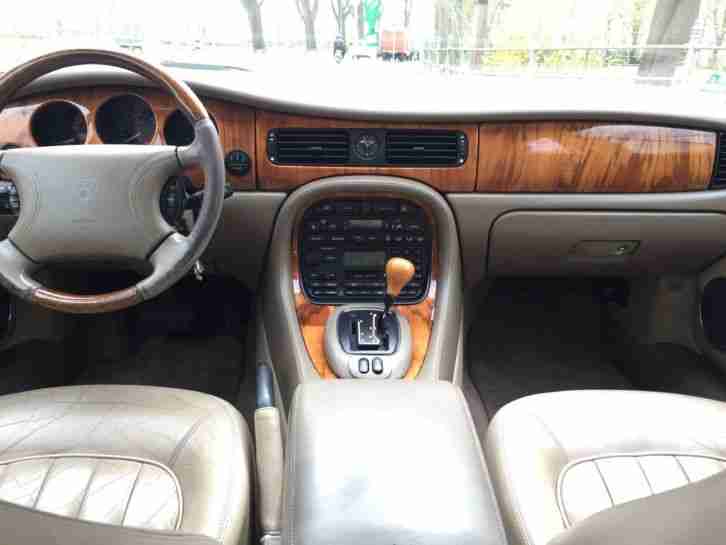 JAGUAR XJ 8 V 8 EXECUTIVE