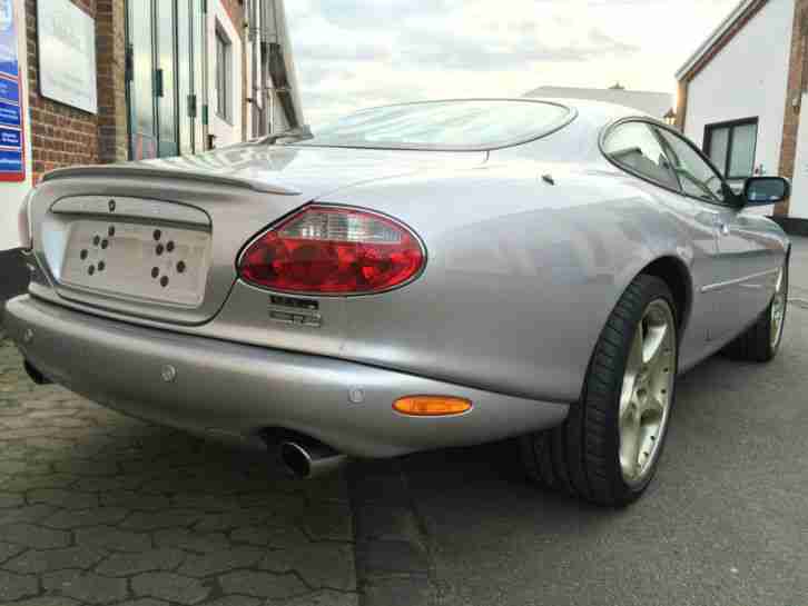XKR Coupe 4, 2 L inkl. 20 Zoll Detroit!