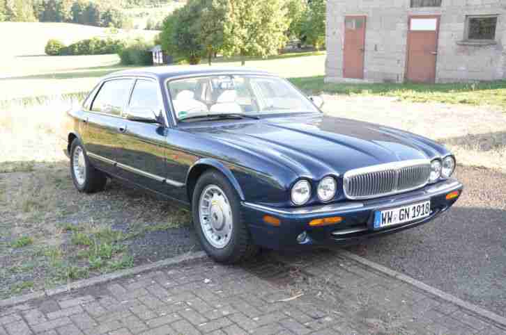 Jaguar Daimler V8