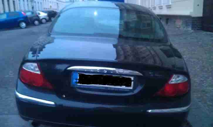 Jaguar S-Type schwarz / 3,0 238 PS