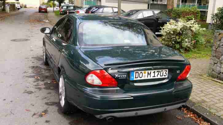 Jaguar X-Type 3.0 Sport Allrad in British Racing Green