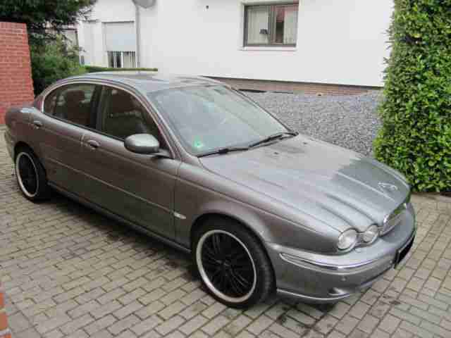 Jaguar X-Type 3.0 V6 4x4 Aut. Executive (Facelift) 131000 km, BJ 2004, TÜV 04/17