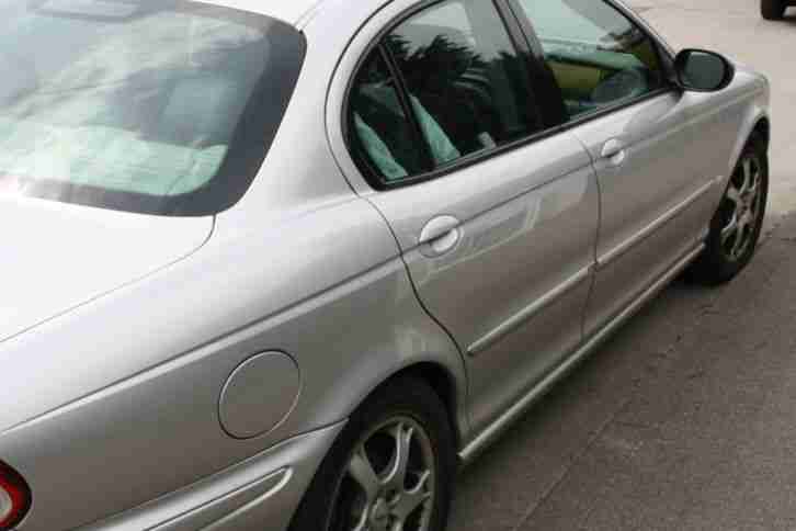 Jaguar X-Type 3.0l V6 Silber