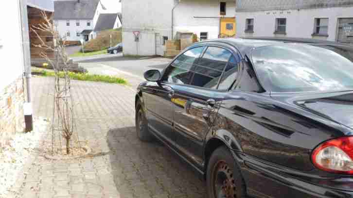 Jaguar X Type (Allrad) 3,0 V6 executive 229 000 km Bj.2003 Preis VB