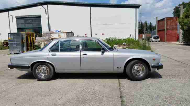 Jaguar XJ12 Serie 3 V12 aus 1981 Oldtimer fahrbereit mit Papieren